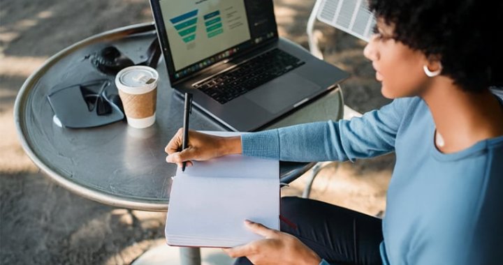 Context Flow in Evolving Client Journeys