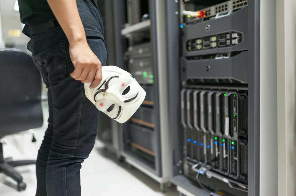 Monitoring Tools Supporting Uptime Continuity